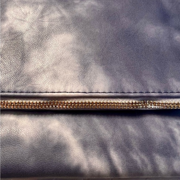 New with Tags Sole Society Gray/White Tie-Dyed Clutch - Picture 5 of 11